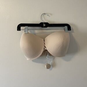 NWOT Wacoal 38DD Red Carpet Strapless Convertible Bra Beige